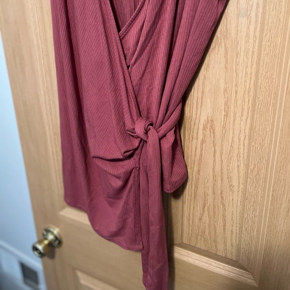 Bobeau Mauve Pink Surplice V-Neck Side Tie Ribbed Tank Top - Picture 7 of 10